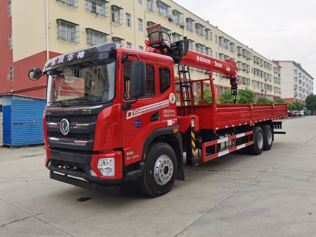 國(guó)六東風(fēng)華神DV5后八輪宏昌天馬12噸五節(jié)臂吊機(jī)隨車吊